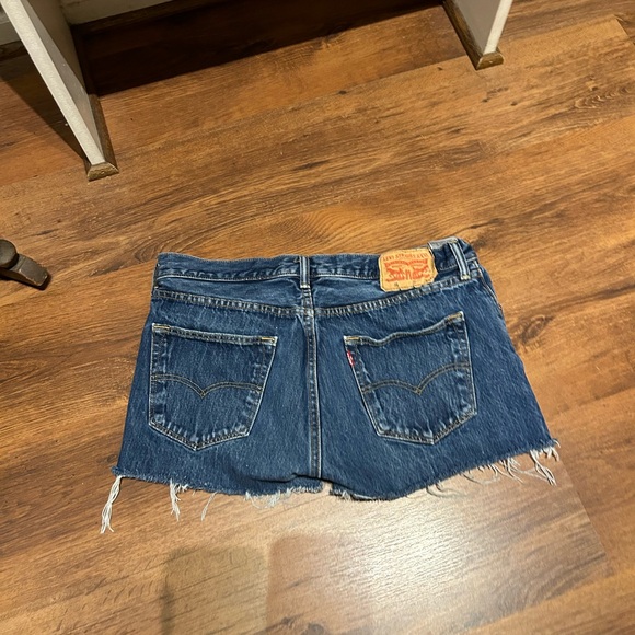 Levi’s button fly 501 frayed jean shorts size 34 waist - Picture 5 of 16